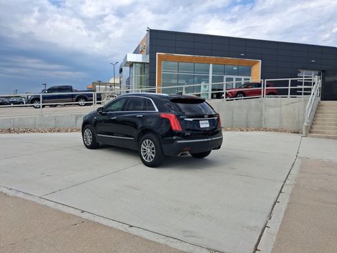 Used 2017 Cadillac XT5 Luxury FWD image 3