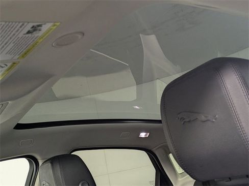 Used 2022 Jaguar E-PACE SE image 13