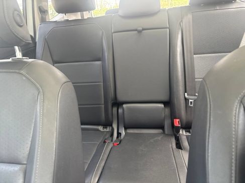Used 2020 Volkswagen Tiguan SE FWD image 4