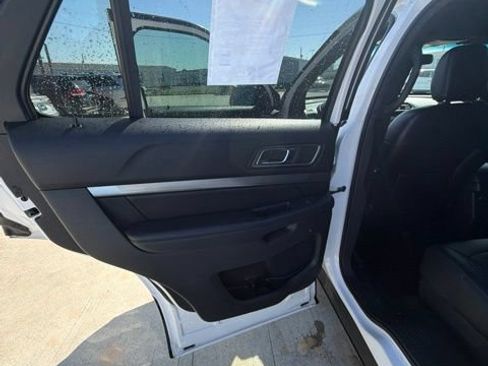 Used 2019 Ford Explorer XLT w/ Equipment Group 201A FWD image 10