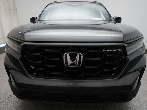 Used 2025 Honda Pilot Black Edition image 23