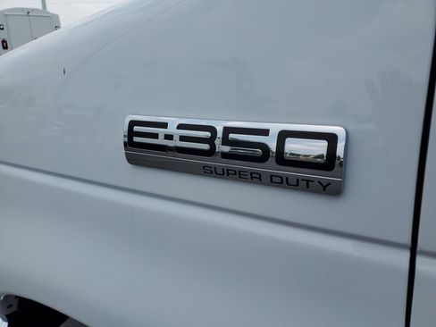New 2027 Ford E-350 and Econoline 350 Super Duty w/ Power Equipment Group RWD image 18