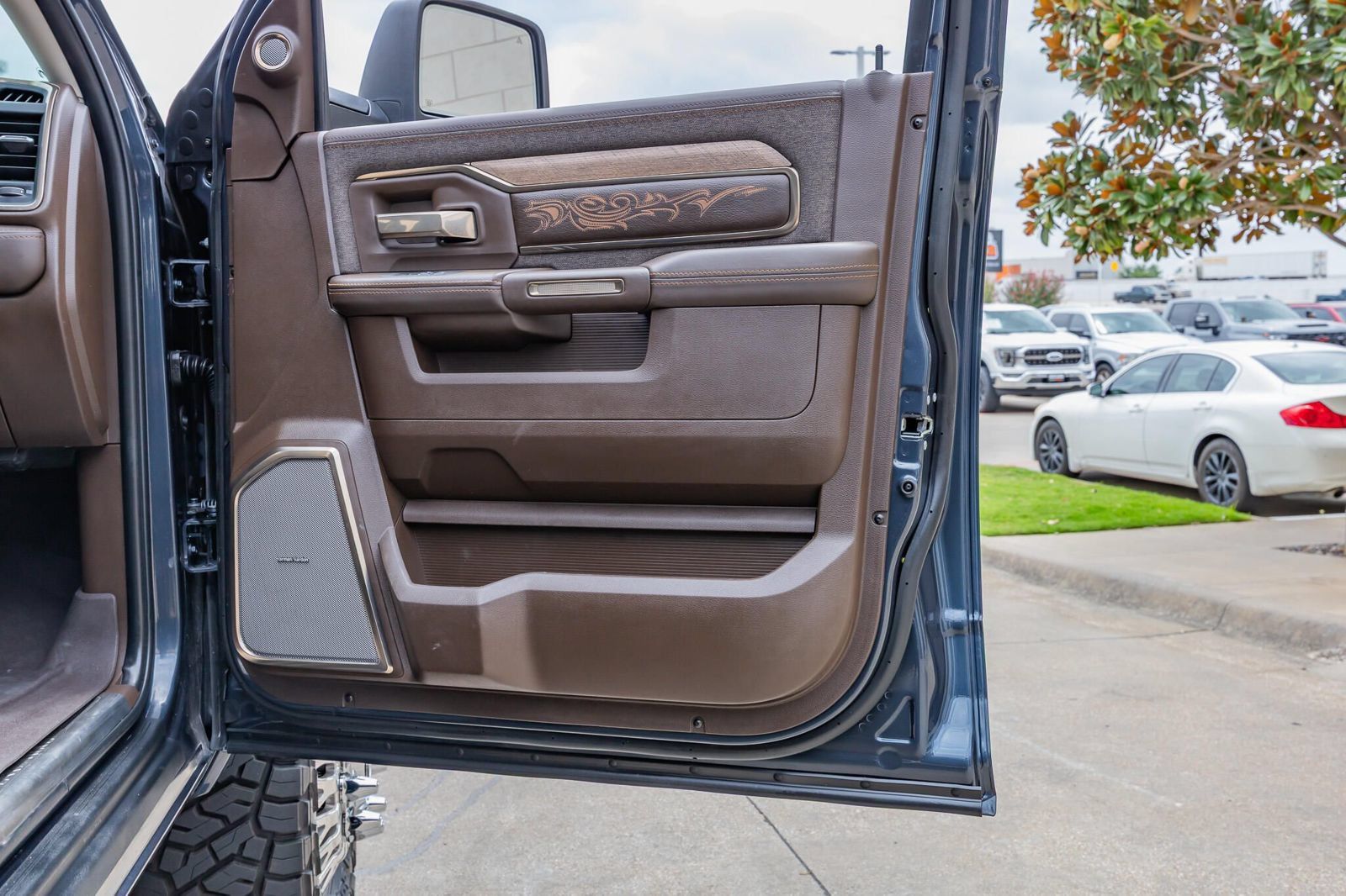 Used 2026 RAM 3500 Longhorn AWD/4WD image 48