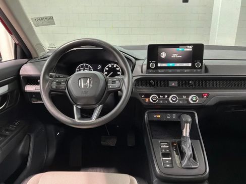 Used 2025 Honda CR-V EX image 8