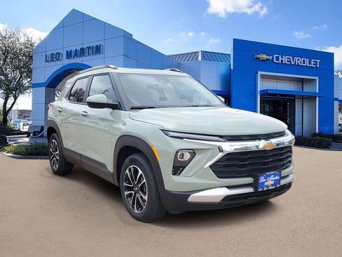 New 2026 Chevrolet TrailBlazer LT w/ Convenience Package image 2