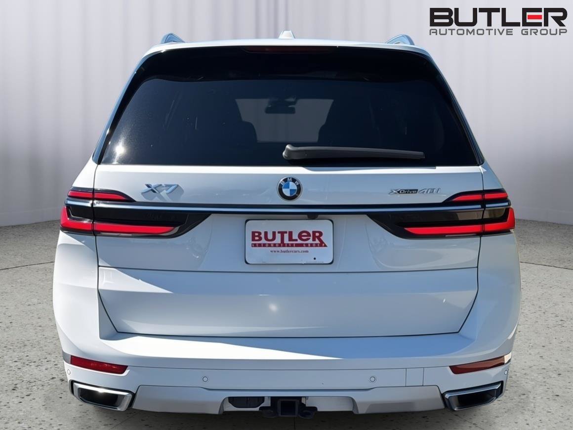 Used 2024 BMW X7 xDrive40i w/ Premium Package AWD/4WD image 5