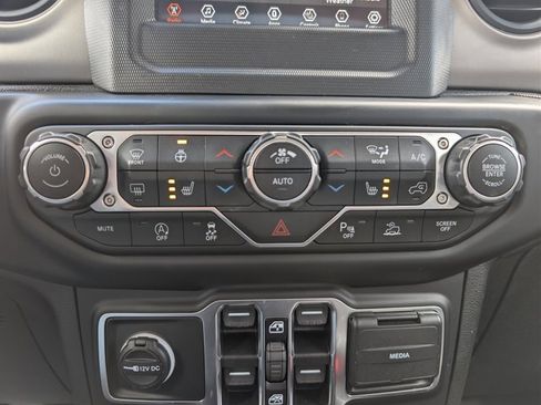 Used 2021 Jeep Wrangler Unlimited Sport image 24