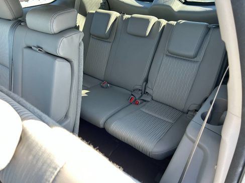 Used 2017 Toyota Highlander AWD V6 image 13