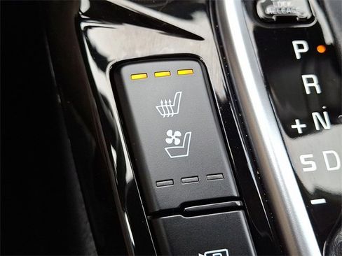 Certified 2025 Kia Seltos SX w/ SX Sunroof Package image 24