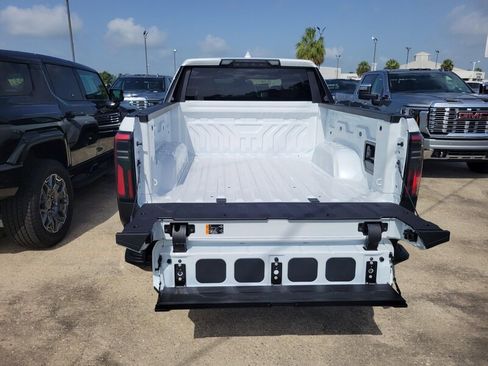 New 2026 GMC Sierra EV Elevation image 7