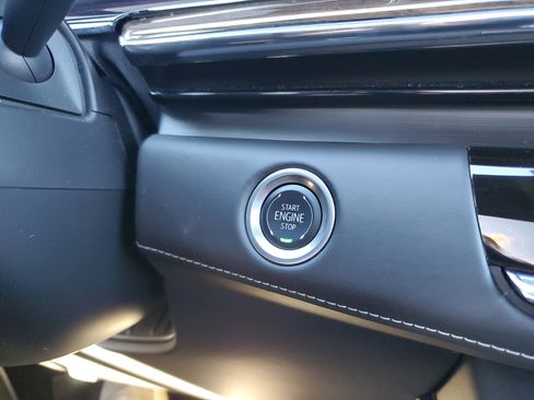 Certified 2024 Cadillac Escalade Premium Luxury Platinum image 27