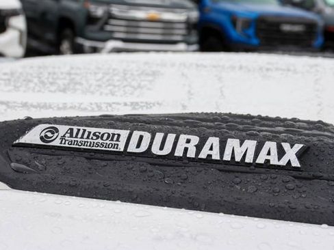 Used 2024 Chevrolet Silverado 2500 LT AWD/4WD image 9