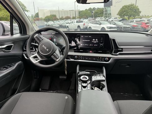 New 2025 Kia Sportage LX image 10