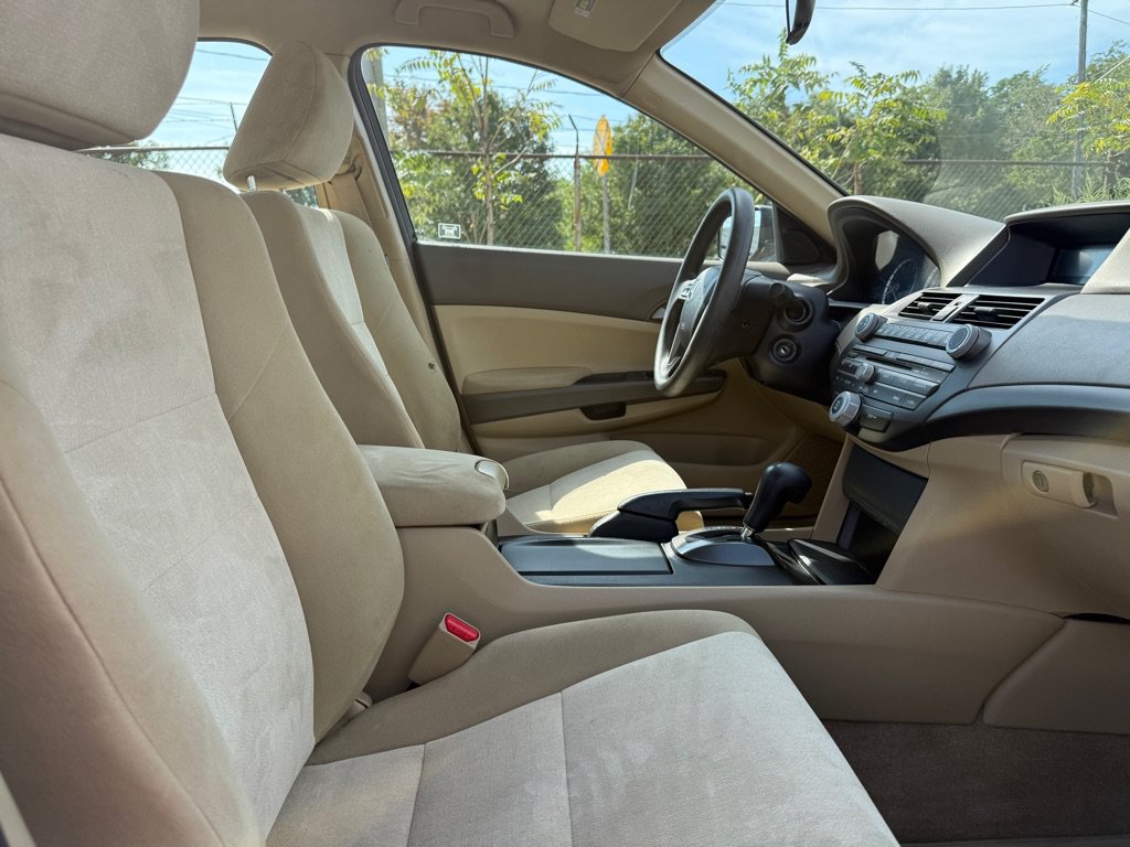 Used 2010 Honda Accord LX-P image 9
