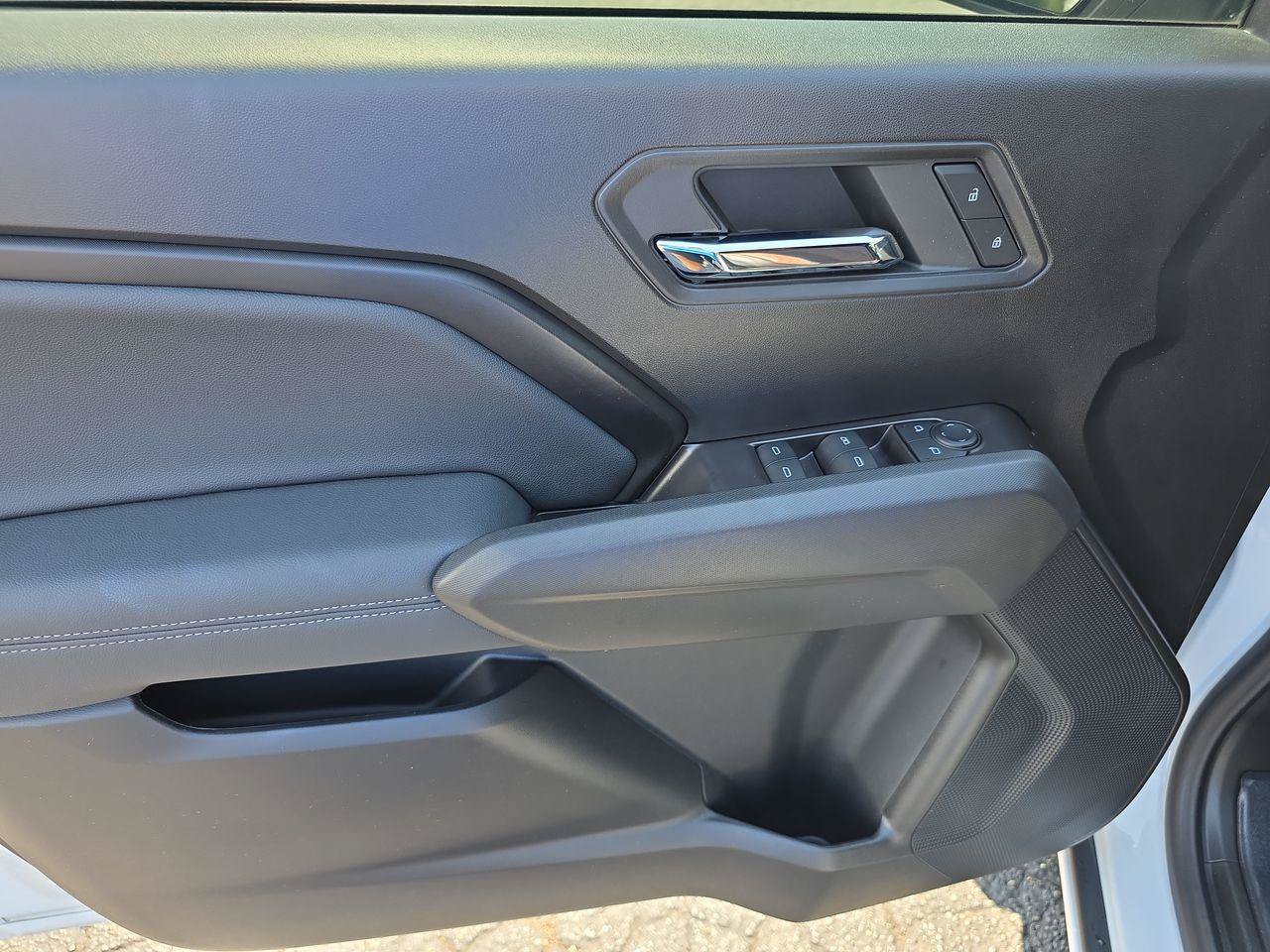 Used 2024 Chevrolet Colorado LT w/ LT Convenience Package II RWD image 5