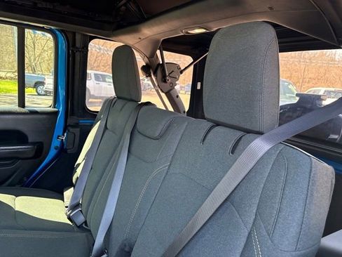 Used 2024 Jeep Wrangler Unlimited Sport AWD/4WD image 8