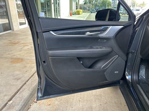 Used 2023 Cadillac XT5 Premium Luxury image 38