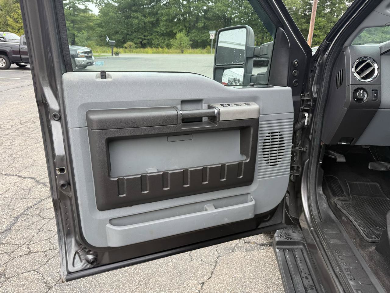 Used 2015 Ford F350 XLT AWD/4WD image 24