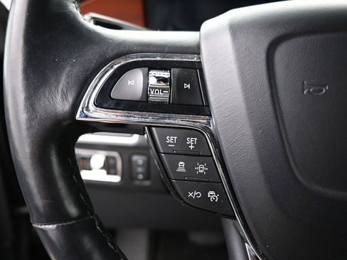 Used 2024 Lincoln Navigator Premiere AWD/4WD image 24
