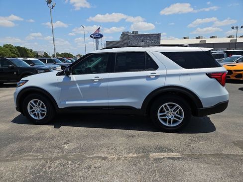 New 2026 Ford Explorer Active w/ Active Comfort Package RWD image 7