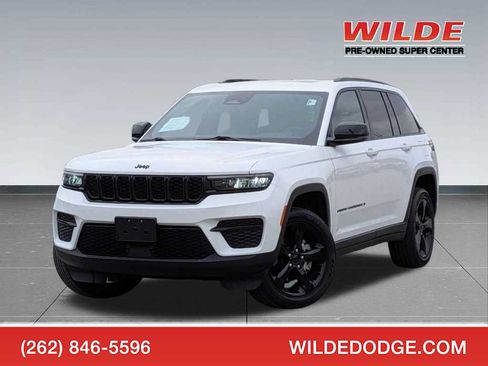 Certified 2023 Jeep Grand Cherokee Altitude AWD/4WD image 1