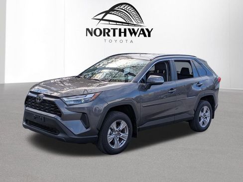 Used 2025 Toyota RAV4 XLE image 8