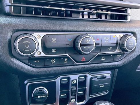 Used 2024 Jeep Wrangler Sport S image 29