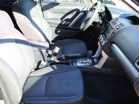 Used 2017 Subaru Forester 2.5i Premium w/ All-Weather Package image 15