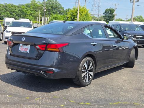 Used 2022 Nissan Altima 2.5 SV FWD image 11