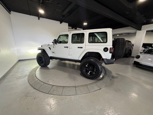 Used 2025 Jeep Wrangler Sport AWD/4WD image 25