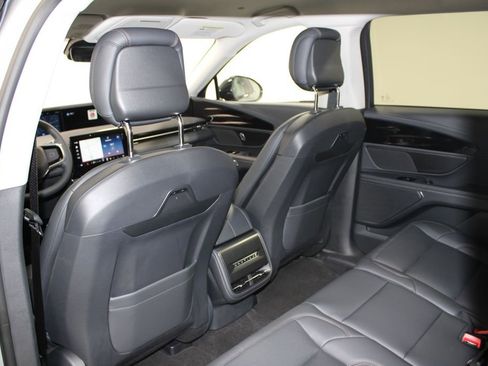 New 2026 Lincoln Nautilus Premier AWD/4WD image 26