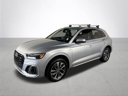 Used 2023 Audi Q5 2.0T Premium w/ Convenience Package AWD/4WD image 2