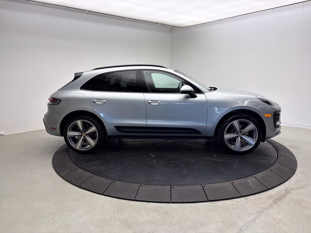 Certified 2023 Porsche Macan AWD/4WD image 8