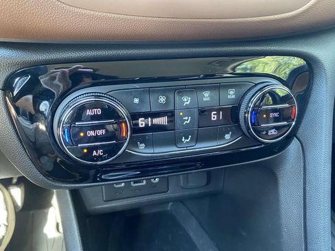 Used 2020 Buick Encore GX Essence FWD image 26