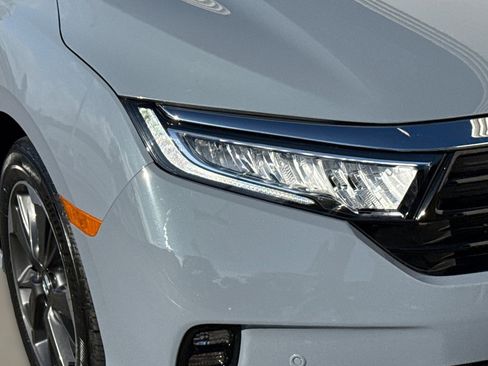 Certified 2024 Honda Odyssey Elite image 10