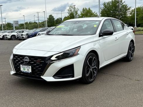 Certified 2024 Nissan Altima 2.5 SR w/ SR Premium Package AWD/4WD image 5