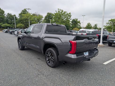 Used 2024 Toyota Tundra Platinum AWD/4WD image 5