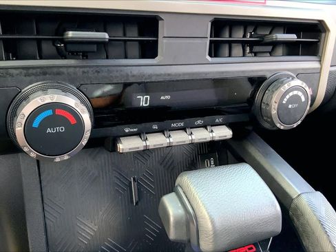 Used 2024 Toyota Tacoma TRD Sport image 32