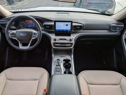 Certified 2023 Ford Explorer XLT w/ Equipment Group 202A image 17