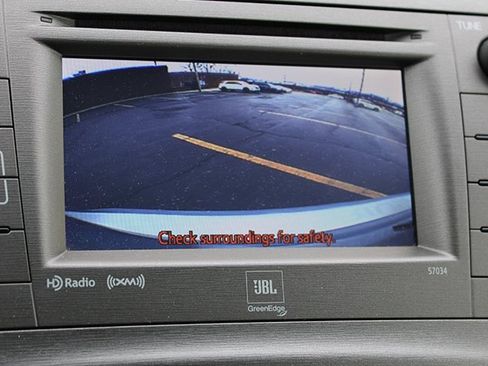 Used 2014 Toyota Prius Four image 11