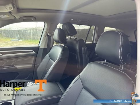 Used 2022 Volkswagen Atlas SE w/ Panoramic Sunroof Package image 9