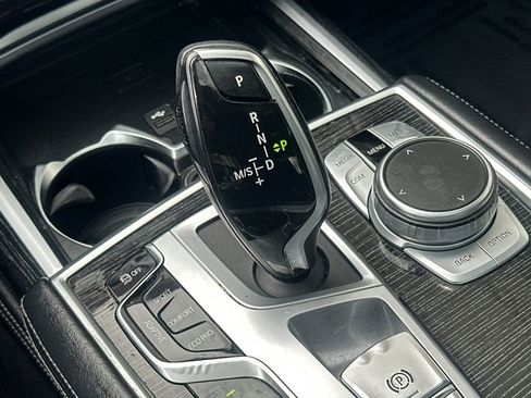 Used 2020 BMW 740i w/ M Sport Package image 20