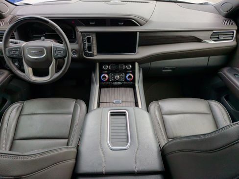 Used 2024 GMC Yukon Denali w/ Advanced Technology Package image 32