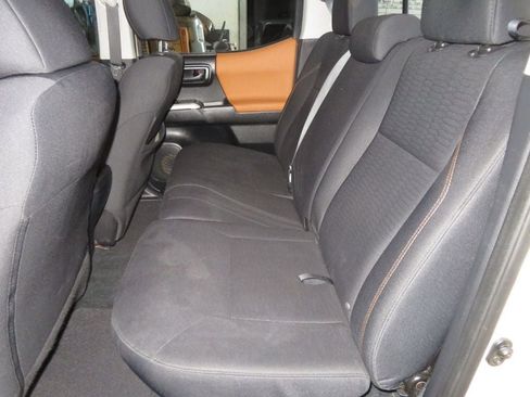 Used 2016 Toyota Tacoma SR5 w/ SR5 Appearance Package (SN) image 26