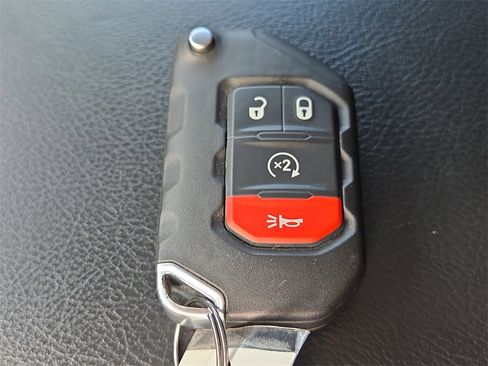 Used 2022 Jeep Wrangler Unlimited Rubicon 4xe image 32