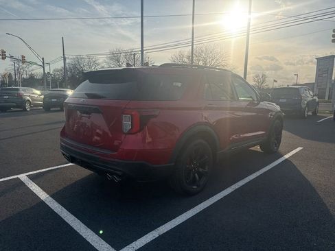 Used 2020 Ford Explorer ST w/ ST Street Pack image 4