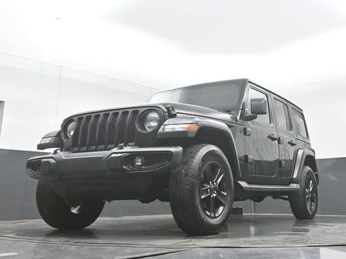 Used 2020 Jeep Wrangler Unlimited Sahara image 42