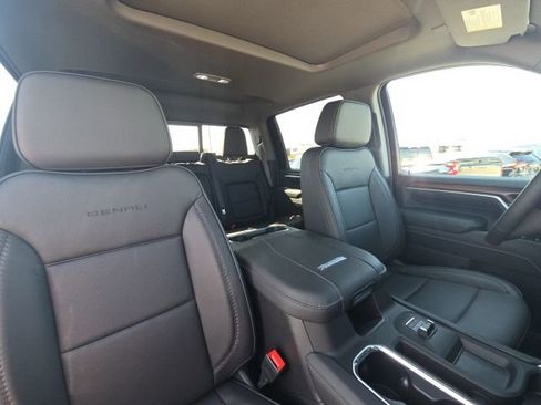 Used 2025 GMC Sierra 2500 Denali w/ Denali Reserve Package image 20