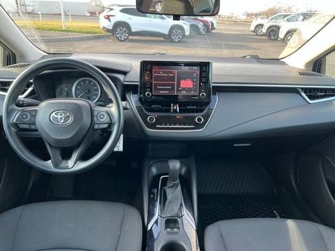 Used 2022 Toyota Corolla LE image 12