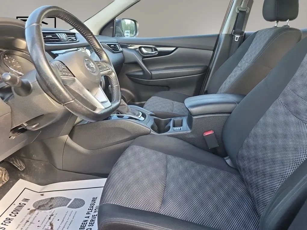 Used 2021 Nissan Rogue Sport SV AWD/4WD image 9